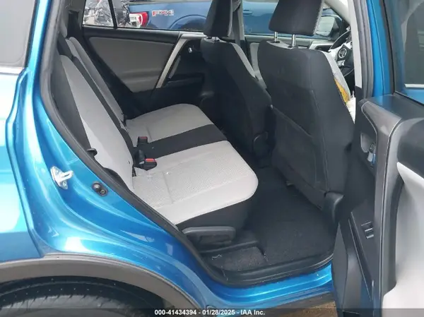 JTMWFREV7JJ186617 2018 TOYOTA RAV 4 - Image 8