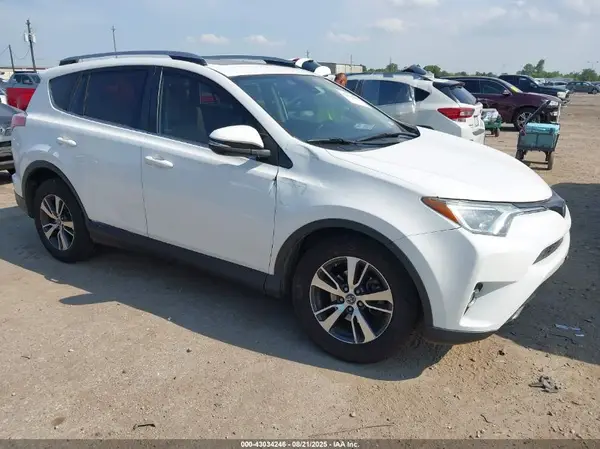 JTMWFREV7JJ203612 2018 TOYOTA RAV 4 - Image 1