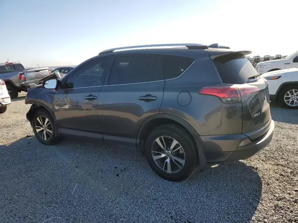 JTMWFREV7JJ737497 2018 TOYOTA RAV 4 - Image 2