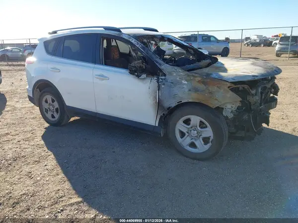 JTMWFREV7JJ740884 2018 TOYOTA RAV 4 - Image 1