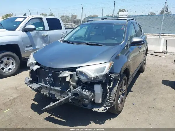 JTMWFREV8GD082399 2016 TOYOTA RAV 4 - Image 2