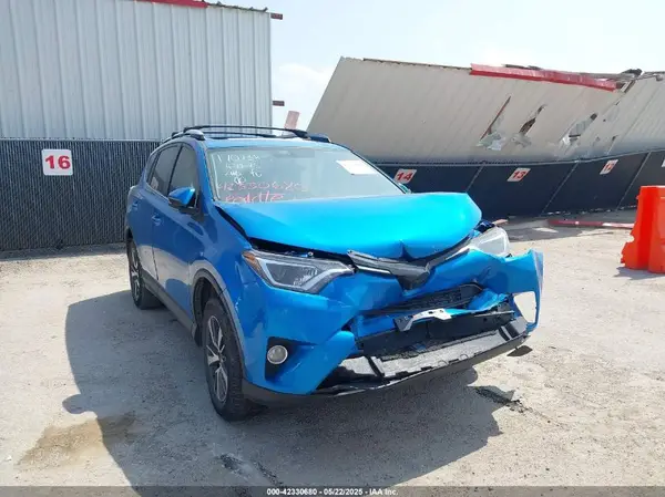 JTMWFREV8GJ088463 2016 TOYOTA RAV 4 - Image 1
