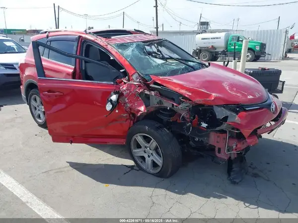JTMWFREV8GJ096885 2016 TOYOTA RAV 4 - Image 1
