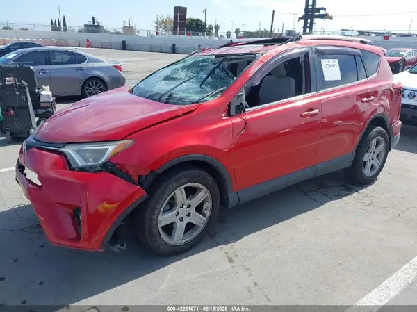 JTMWFREV8GJ096885 2016 TOYOTA RAV 4 - Image 2