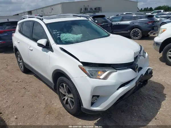 JTMWFREV8HJ118885 2017 TOYOTA RAV 4 - Image 1