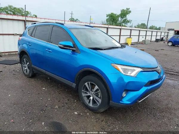 JTMWFREV8HJ125187 2017 TOYOTA RAV 4 - Image 1
