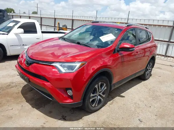 JTMWFREV8HJ138294 2017 TOYOTA RAV 4 - Image 2