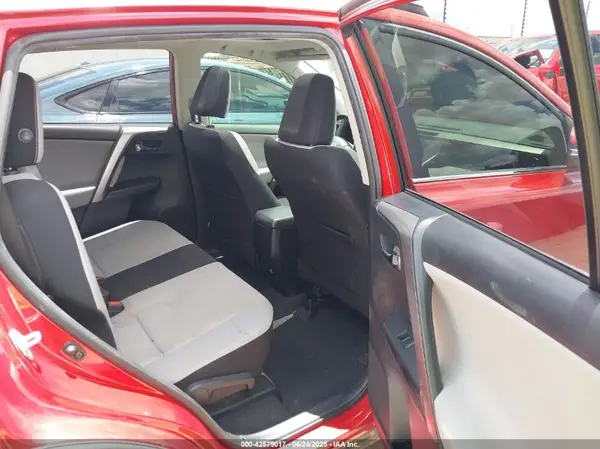 JTMWFREV8HJ138294 2017 TOYOTA RAV 4 - Image 8