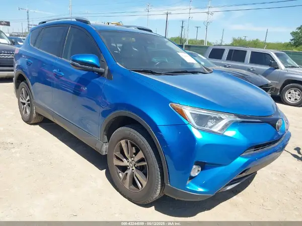 JTMWFREV8HJ703160 2017 TOYOTA RAV 4 - Image 1