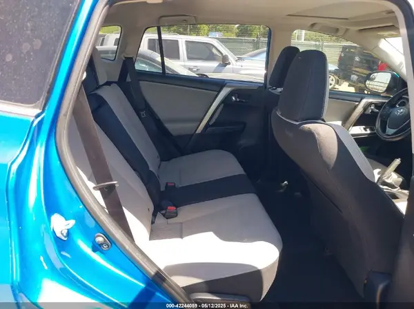 JTMWFREV8HJ703160 2017 TOYOTA RAV 4 - Image 8