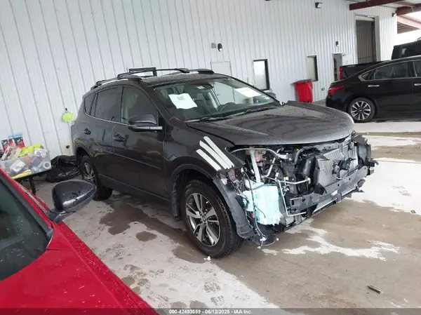 JTMWFREV8HJ708813 2017 TOYOTA RAV 4 - Image 1
