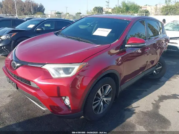 JTMWFREV8JD119720 2018 TOYOTA RAV 4 - Image 2