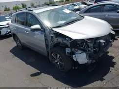 JTMWFREV8JD120642 2018 TOYOTA RAV 4