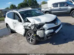 JTMWFREV8JJ157496 2018 TOYOTA RAV 4