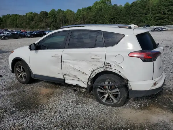 JTMWFREV8JJ183256 2018 TOYOTA RAV 4 - Image 2