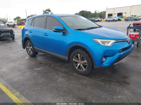 JTMWFREV8JJ195584 2018 TOYOTA RAV 4 - Image 1