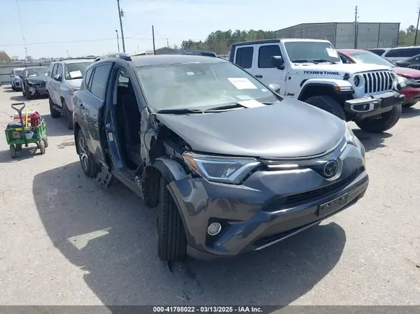 JTMWFREV8JJ723270 2018 TOYOTA RAV 4 - Image 1