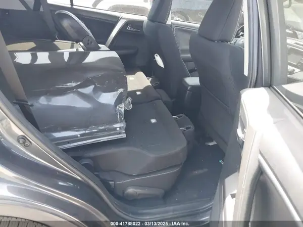 JTMWFREV8JJ723270 2018 TOYOTA RAV 4 - Image 8