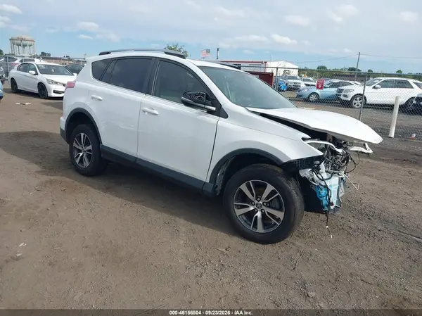 JTMWFREV8JJ728324 2018 TOYOTA RAV 4 - Image 1