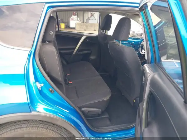 JTMWFREV8JJ741073 2018 TOYOTA RAV 4 - Image 8