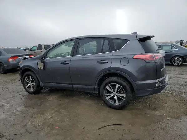 JTMWFREV8JJ748864 2018 TOYOTA RAV 4 - Image 2