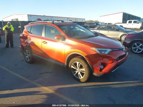 JTMWFREV9GJ073986 2016 TOYOTA RAV 4 - Image 1