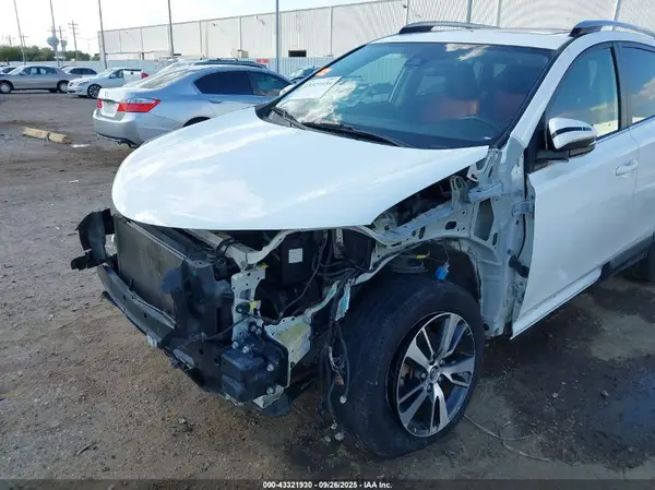 2017 TOYOTA RAV 4 auction photo 6
