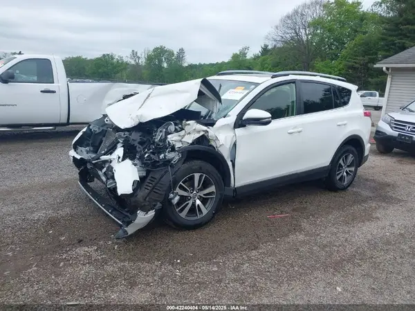 JTMWFREV9HJ126106 2017 TOYOTA RAV 4 - Image 2