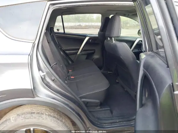 JTMWFREV9HJ701630 2017 TOYOTA RAV 4 - Image 8
