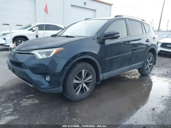 JTMWFREV9JD122397 2018 TOYOTA RAV 4 - Image 2