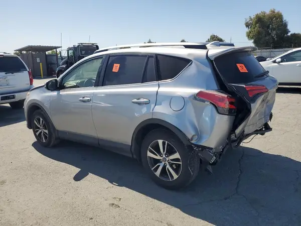 JTMWFREV9JJ162156 2018 TOYOTA RAV 4 - Image 2