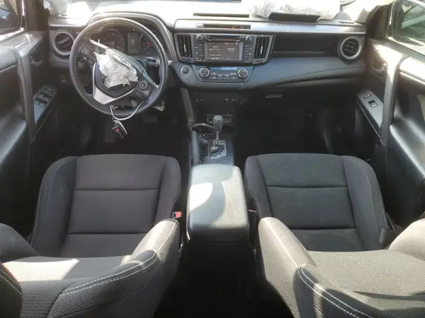 JTMWFREV9JJ165946 2018 TOYOTA RAV 4 - Image 8