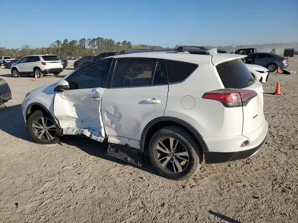 JTMWFREV9JJ169284 2018 TOYOTA RAV 4 - Image 2