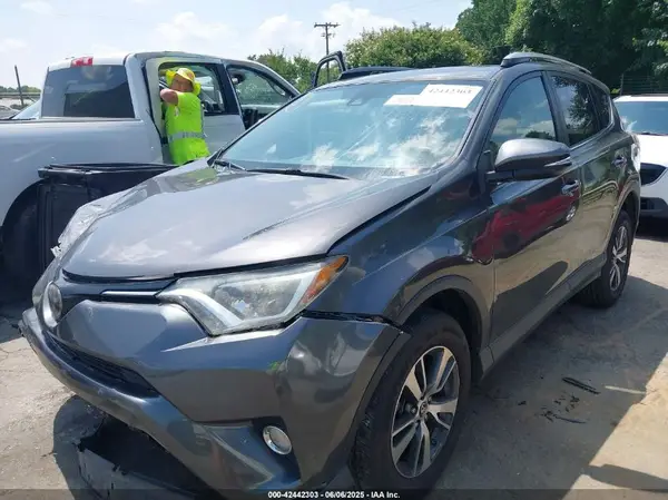 JTMWFREV9JJ201845 2018 TOYOTA RAV 4 - Image 2