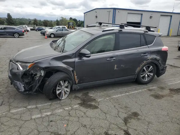 JTMWFREV9JJ725738 2018 TOYOTA RAV 4 - Image 1