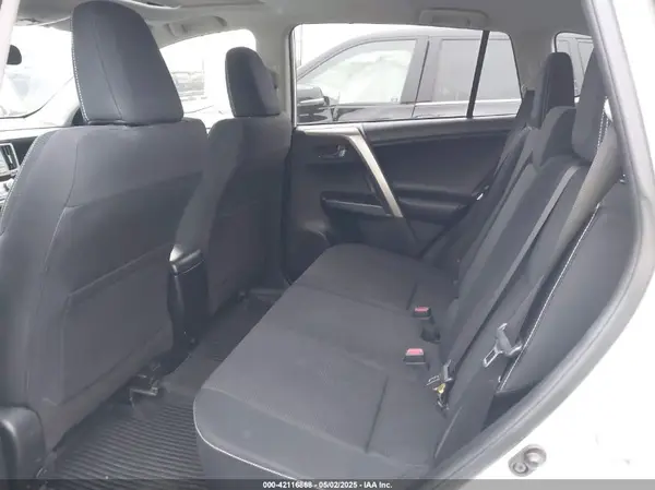 JTMWFREV9JJ732074 2018 TOYOTA RAV 4 - Image 8