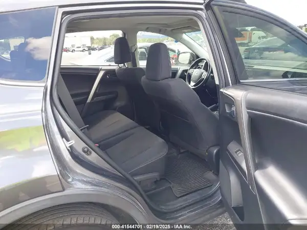 JTMWFREV9JJ738439 2018 TOYOTA RAV 4 - Image 8