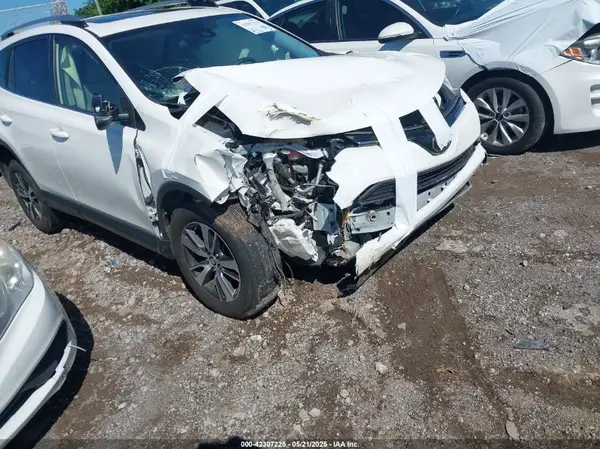 JTMWFREV9JJ742409 2018 TOYOTA RAV 4 - Image 1
