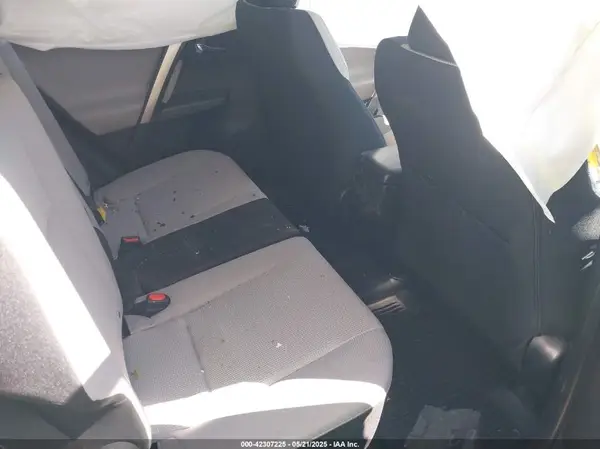 JTMWFREV9JJ742409 2018 TOYOTA RAV 4 - Image 8