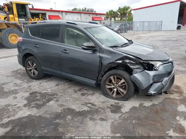JTMWFREVXHD096998 2017 TOYOTA RAV 4 - Image 1