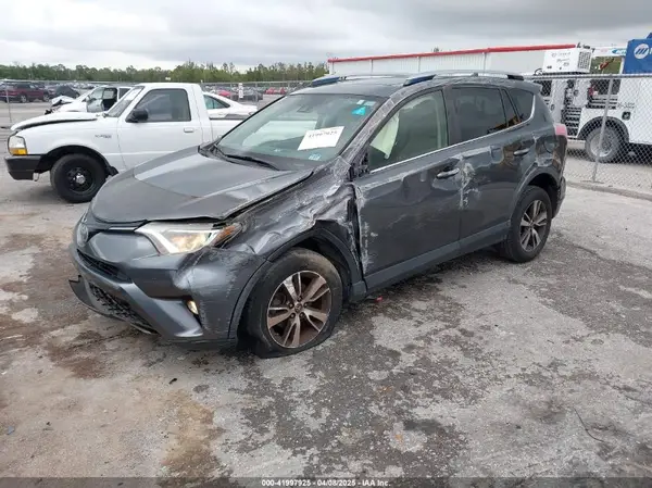 JTMWFREVXHD096998 2017 TOYOTA RAV 4 - Image 2