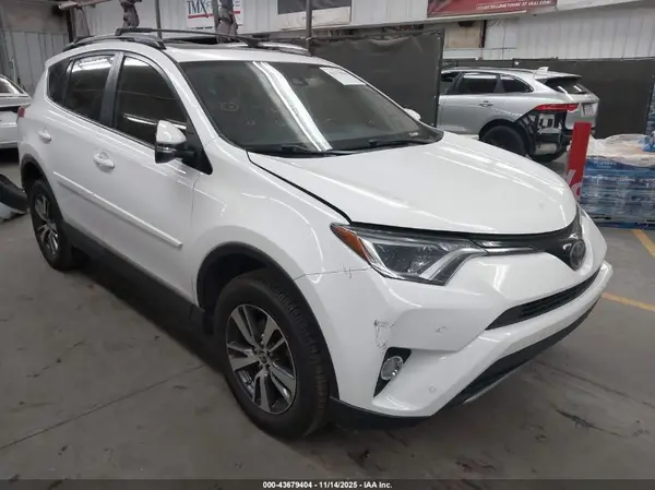 JTMWFREVXHD107255 2017 TOYOTA RAV 4 - Image 1