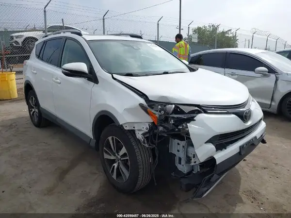JTMWFREVXHJ113283 2017 TOYOTA RAV 4 - Image 1