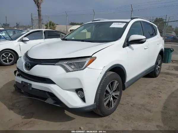 JTMWFREVXHJ113283 2017 TOYOTA RAV 4 - Image 2