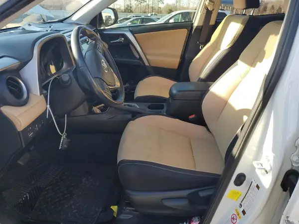 2017 TOYOTA RAV 4 auction photo 7