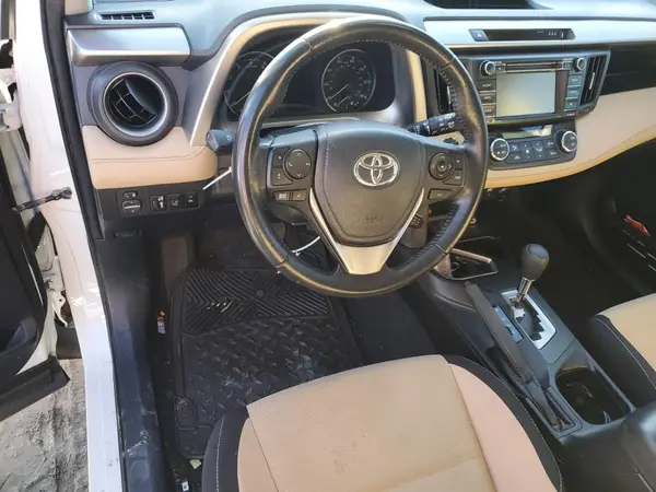 JTMWFREVXHJ146865 2017 TOYOTA RAV 4 - Image 8