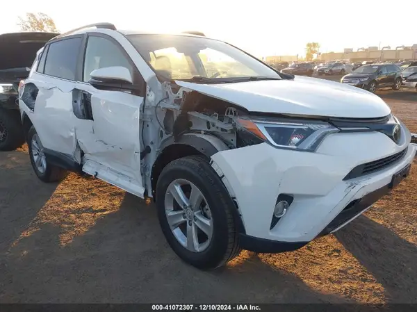 JTMWFREVXHJ715133 2017 TOYOTA RAV 4 - Image 1