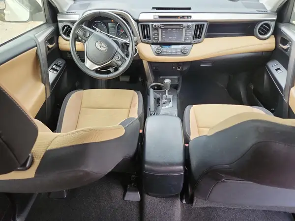 JTMWFREVXHJ715570 2017 TOYOTA RAV 4 - Image 8