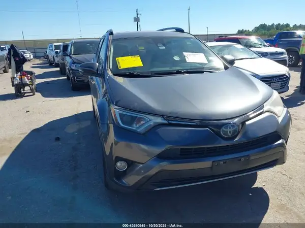 JTMWFREVXJD122053 2018 TOYOTA RAV 4 - Image 1