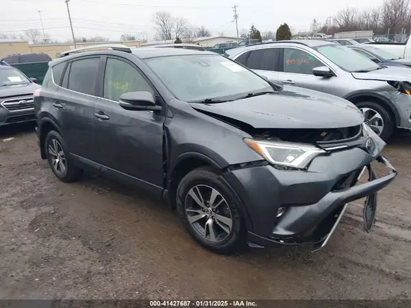 JTMWFREVXJD126894 2018 TOYOTA RAV 4 - Image 1